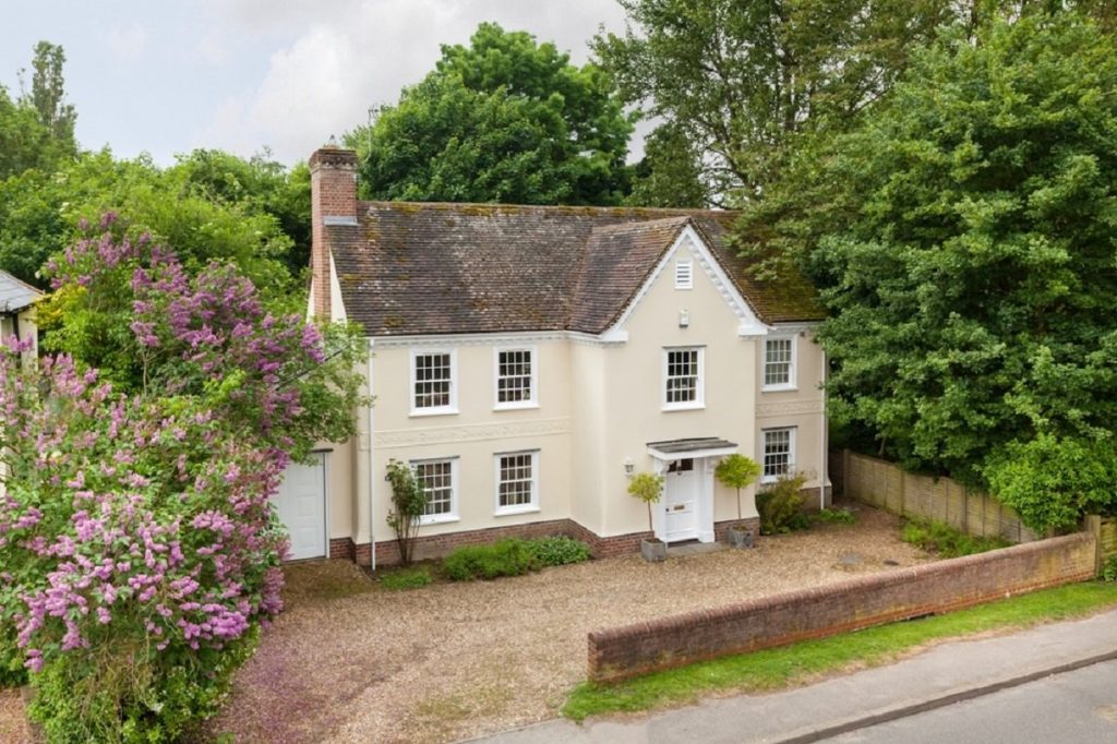 Why more of us plan home improvement projects rather than move house