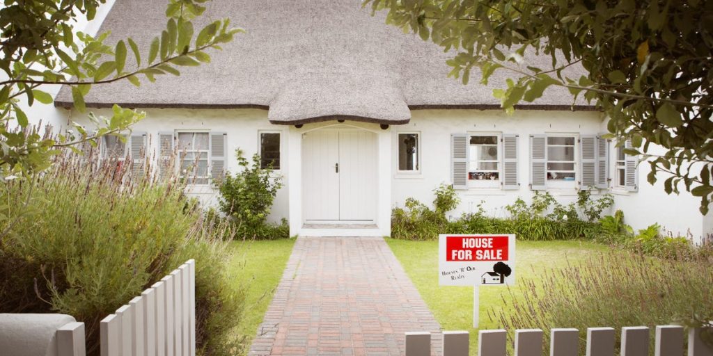 3 Tips for Buying a House Before Selling From a Financial Planner