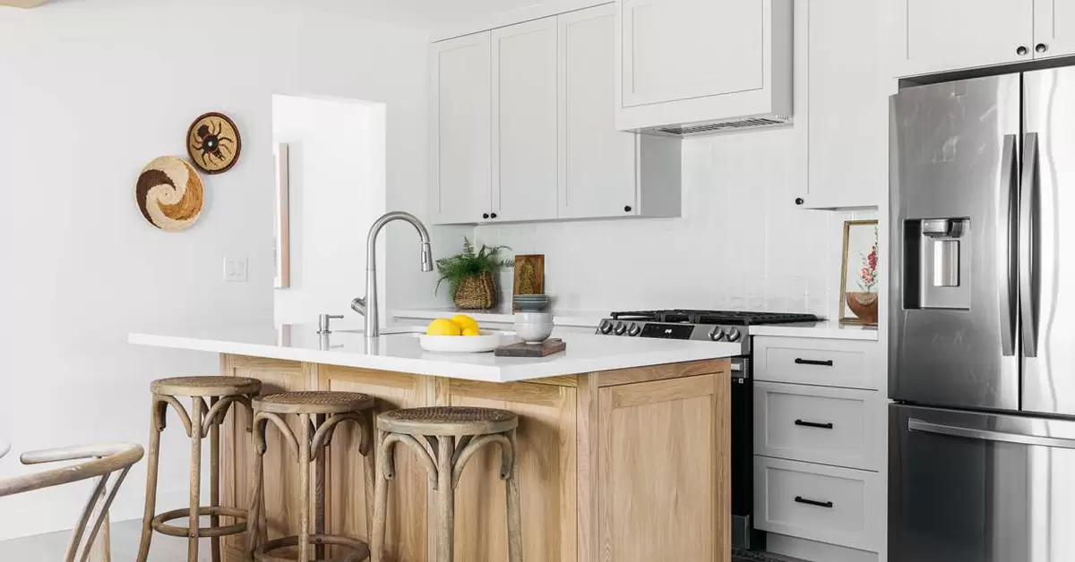 Include A Breakfast Bar As An Extension To The Countertop